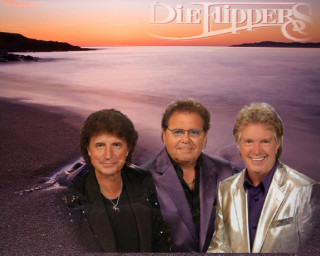 Beach sunset group men die - promotional free wallpaper for desktop