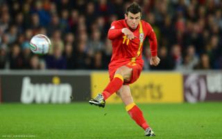 Man kicking soccer ball field 10 - a man kicking free wallpaper