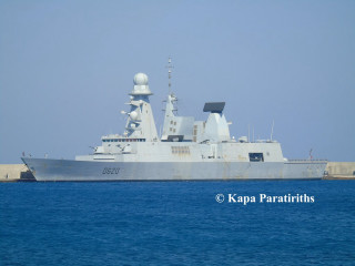 Large white ship ocean blue - sharp free wallpaper