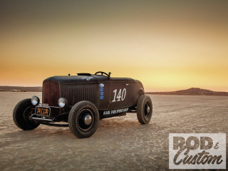 Vintage car desert sunset sky - a vintage car free wallpaper