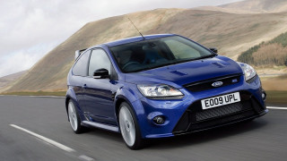 Blue ford focus st mountain - a mountain range in the background free wallpaper