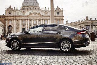 Black car dome building clock - a dome free wallpaper