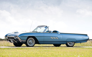 Blue convertible car grass field - convertible free wallpaper