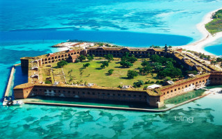 Island fort ocean boat white - aerial free wallpaper