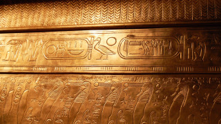 Gold wall egyptian writing gold - the fifth element artifact free wallpaper for desktop