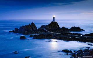 Lighthouse rocky shore night full - a rocky shore free wallpaper for desktop