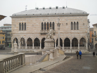 Large building statue people fence - arte povera free wallpaper