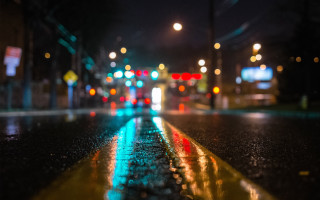 Wet street traffic lights night 7 - a wet street free wallpaper
