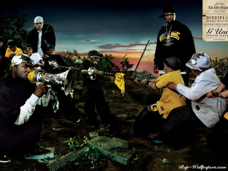 Group people field camera man - their hand and a man holding free wallpaper for desktop