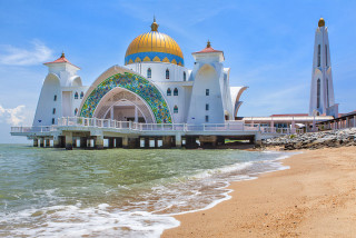Building pier dome beach ocean - a golden dome free wallpaper
