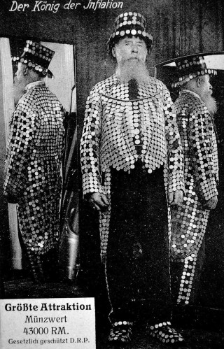 Man costume mirror background hat - another man in the background free wallpaper