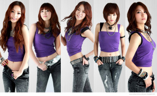 Woman purple top jeans pose - her pocket free wallpaper for desktop