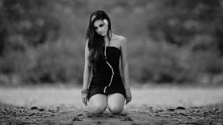 Woman black dress sitting blurry - her pocket free wallpaper for desktop