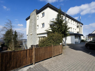 White building brown fence car - free architecture wallpaper for desktop