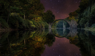 Night bridge lake stars sky - sky in the background free wallpaper for desktop