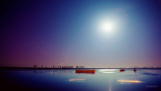 Full moon water boats trees - over a body of water free wallpaper for desktop