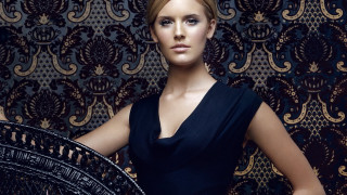 Woman black dress fan wallpaper - a fan free wallpaper for desktop