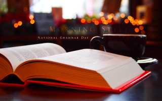 Book coffee table blurry background - a candle free wallpaper for desktop