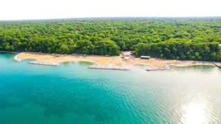 Beach boat dock sandy shore - a sandy shore free wallpaper