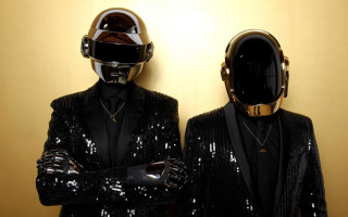 Mannequins black gold suits helmets - robot free wallpaper for desktop