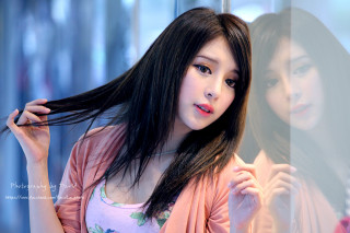 Woman long hair mirror hair - young free wallpaper for desktop