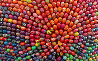 Colorful display of eggs circle 2 - colour free wallpaper for desktop