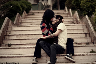 Man woman kissing stairs hands - their chest free wallpaper