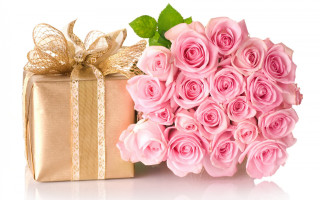 Gift box pink roses white - a gold ribbon free wallpaper
