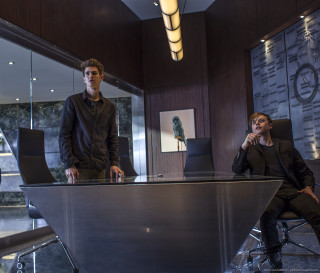 Man woman desk room glass - a man and a woman sitting free wallpaper for desktop