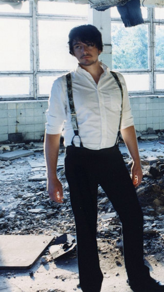 Man white shirt suspenders broken - free vintage wallpaper for mobile