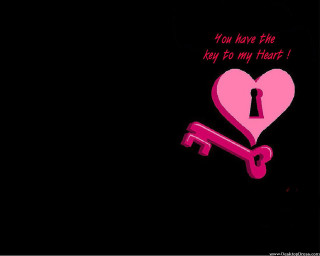 Pink heart key lock key - in the middle free wallpaper