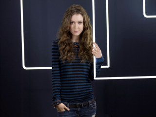 Woman neon sign finger up - a neon sign free wallpaper