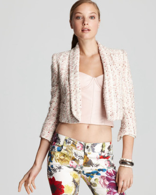 Woman floral pants crop top - iridescent accent free wallpaper