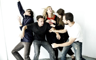 Group people standing room white 2 - a room free wallpaper for desktop