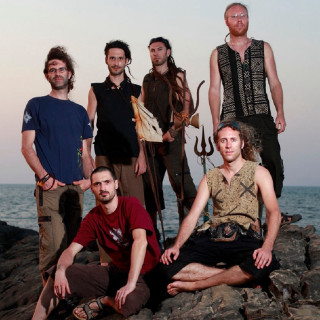 Men rock ocean boat foreground - ella guru free wallpaper for tablet