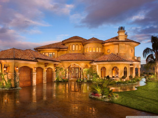 Large house windows grass trees - a large house free wallpaper