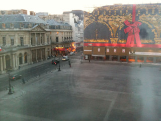 City street large building red - a large building in the background free wallpaper