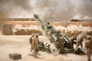 Soldiers machine gun desert smoke - a group of soldiers free wallpaper