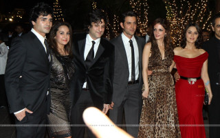 Group people tree lights photo - free happy birthday wallpaper for desktop