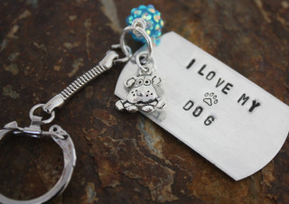 Dog tag blue bead love - free dogs wallpaper for desktop