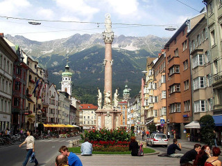 City square bench people tall - viennese actionism free wallpaper