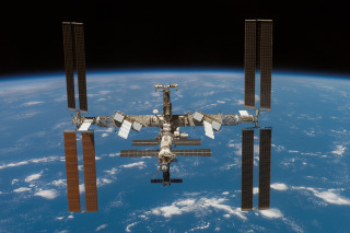 Space station earth view shuttles 3 - free space wallpaper
