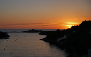Sunset water boat buildings shore - arthur b. carles free wallpaper