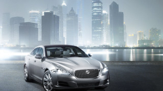 Silver car city skyline night 3 - xf iq4 free wallpaper