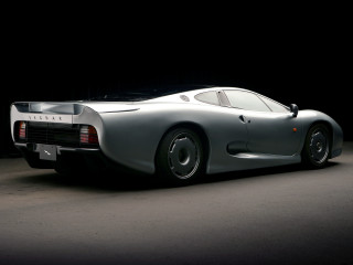 Silver sports car dark room 2 - pearlescent free wallpaper