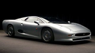 Silver sports car dark room 4 - a silver sports car free wallpaper