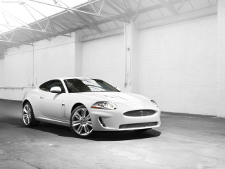 White car garage white wall - a white brick wall free wallpaper for desktop