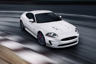 White sports car track blurry - excessivism free wallpaper