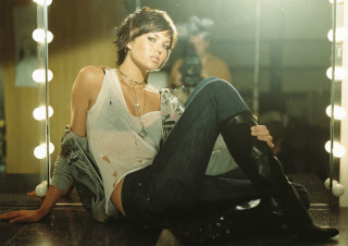 Woman sitting floor mirror cigarette - a cigarette free wallpaper for desktop