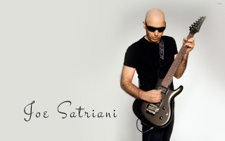 Bald man guitar sunglasses black - arthur sarkissian free wallpaper